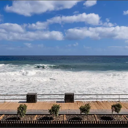 Live Atlantic Pearl *