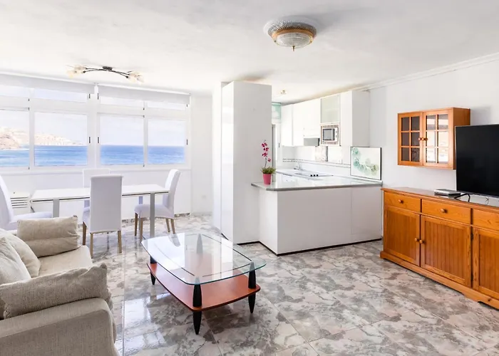 Live Atlantic Pearl Candelaria